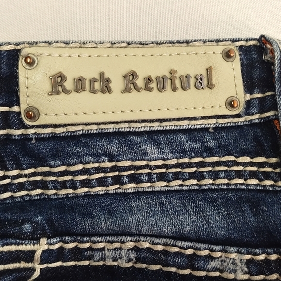 Rock Revival Women's Blue Embroidered Capri Jeans Size 27 - Picture 9 of 11
